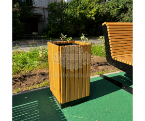 001114 - Урна деревянная со вставкой